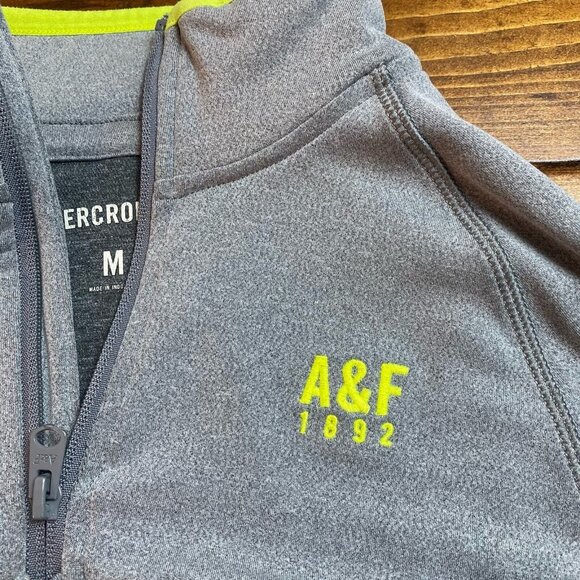Abercrombie and Fitch men’s ¼ zip gray pullover thumb holes size Medium - Picture 6 of 11